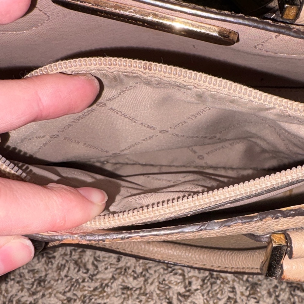 Michael Kors Beige Crossbody Bag - Picture 6 of 7